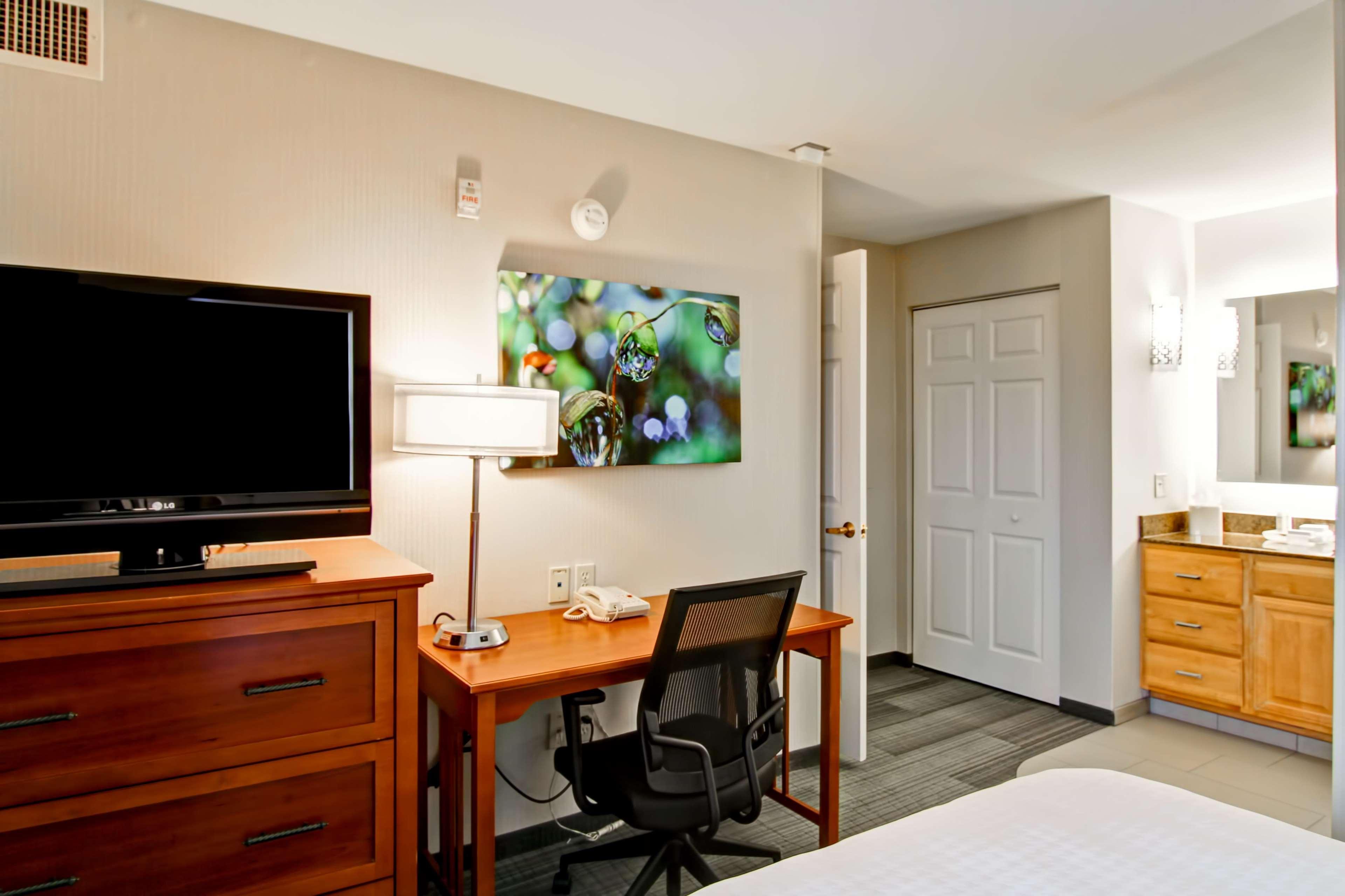 โฮมวูด สวีท บาย ฮิลตัน สแตรทฟอร์ด Hotel ภายนอก รูปภาพ