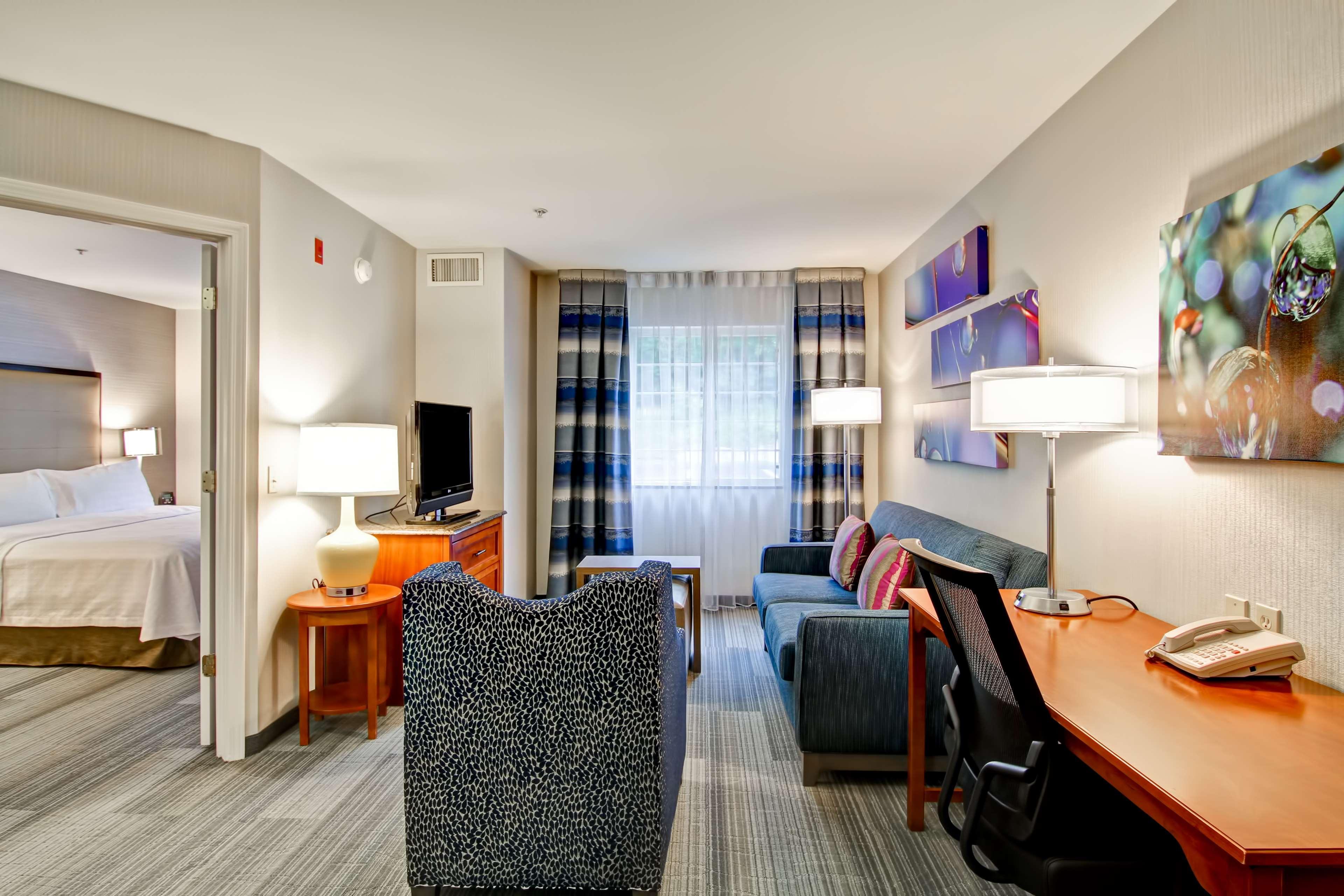 โฮมวูด สวีท บาย ฮิลตัน สแตรทฟอร์ด Hotel ภายนอก รูปภาพ