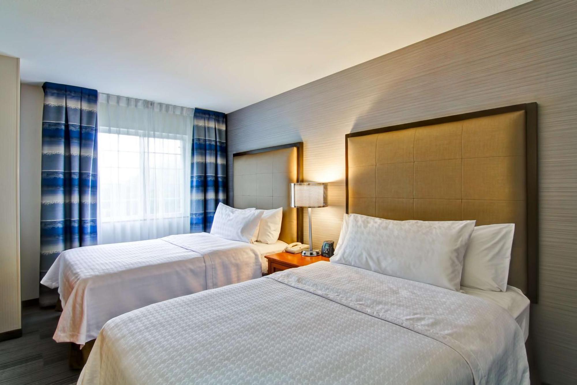 โฮมวูด สวีท บาย ฮิลตัน สแตรทฟอร์ด Hotel ภายนอก รูปภาพ