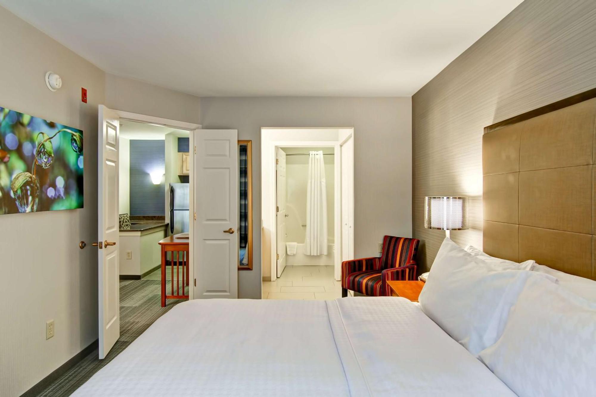 โฮมวูด สวีท บาย ฮิลตัน สแตรทฟอร์ด Hotel ภายนอก รูปภาพ