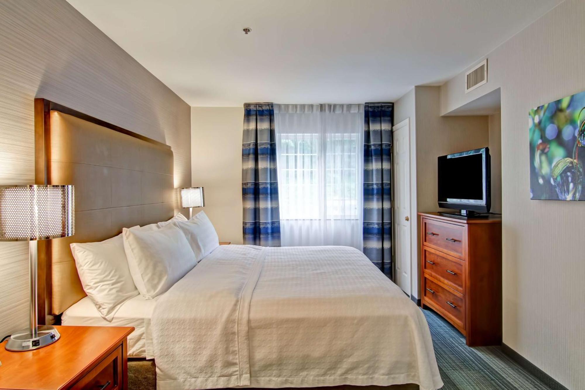 โฮมวูด สวีท บาย ฮิลตัน สแตรทฟอร์ด Hotel ภายนอก รูปภาพ